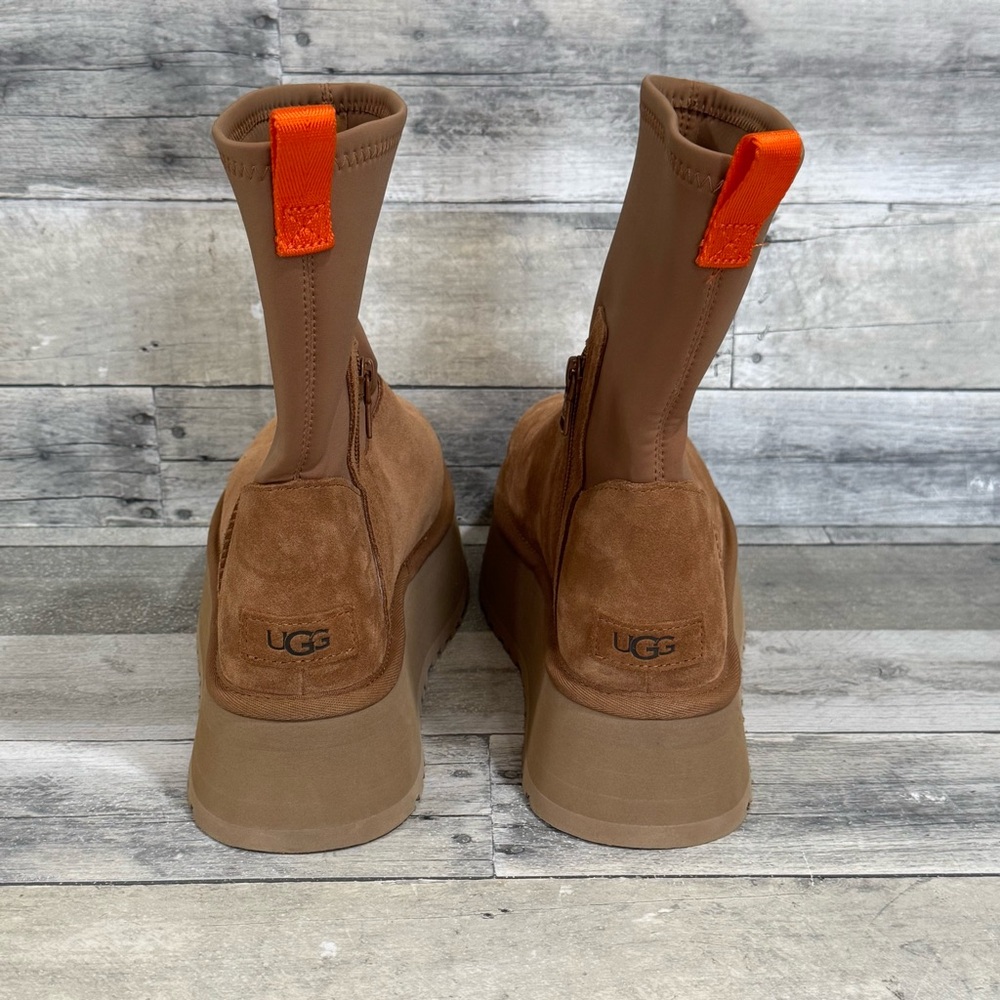 UGG Classic Dipper Boots in Chestnut  - Size - 9 .US - Picture 4 of 9